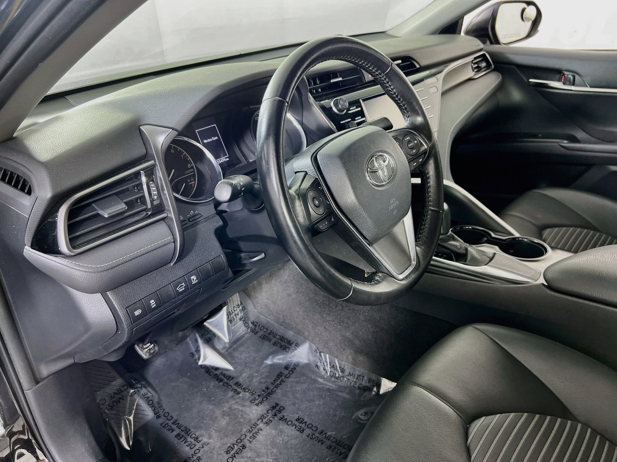 Used 2019 Toyota Camry SE FWD image 9