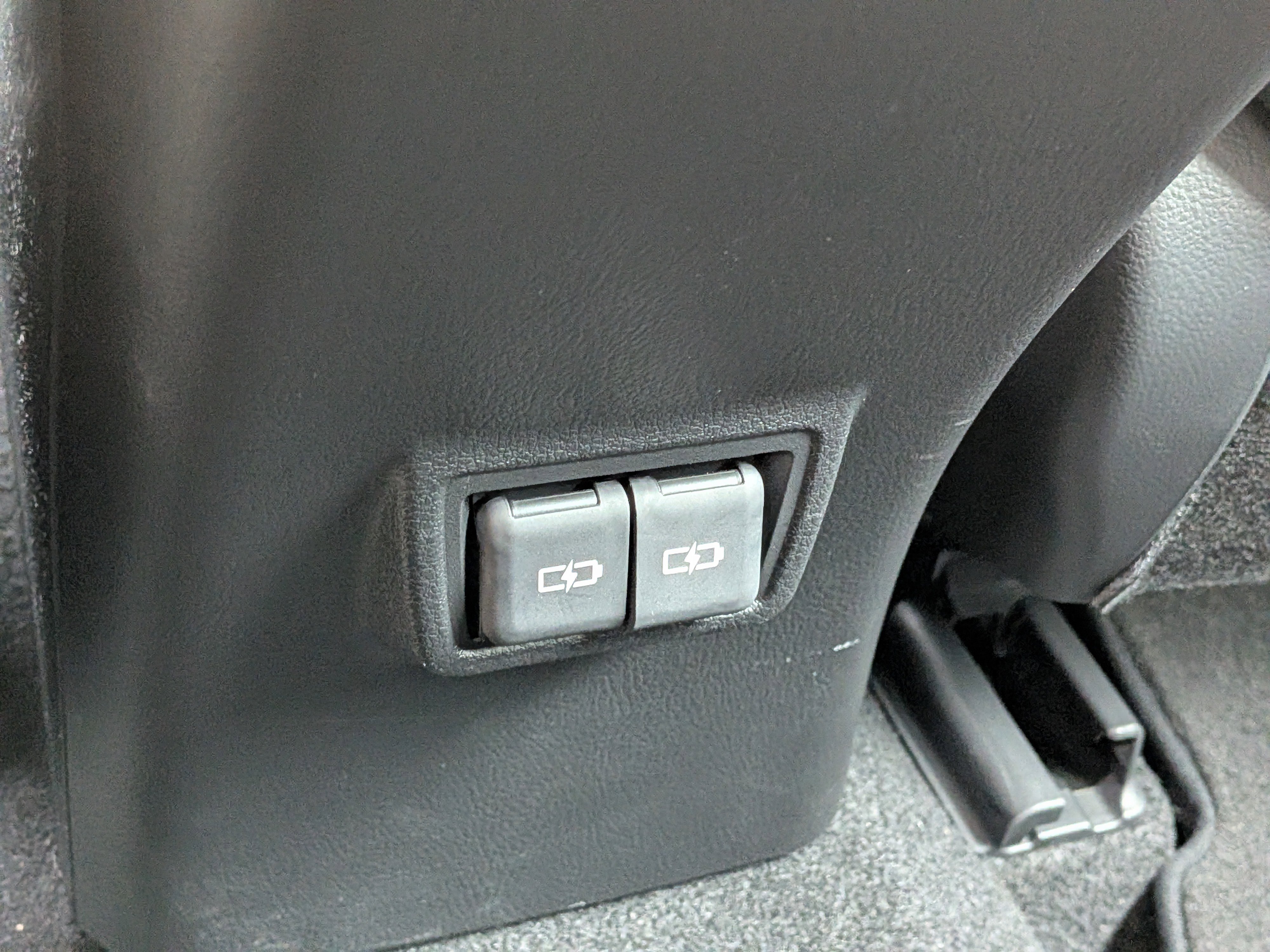 Used 2024 Lexus UX 250h FWD w/ Premium Package image 16