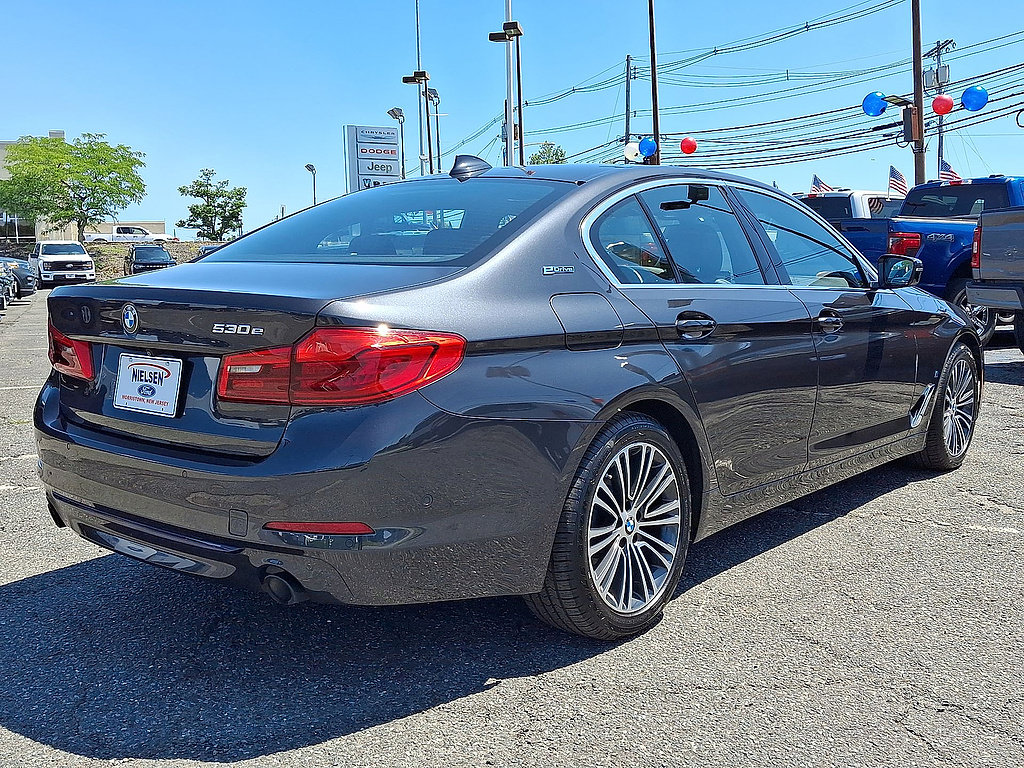 Used 2019 BMW 530e xDrive w/ Convenience Package AWD/4WD image 31