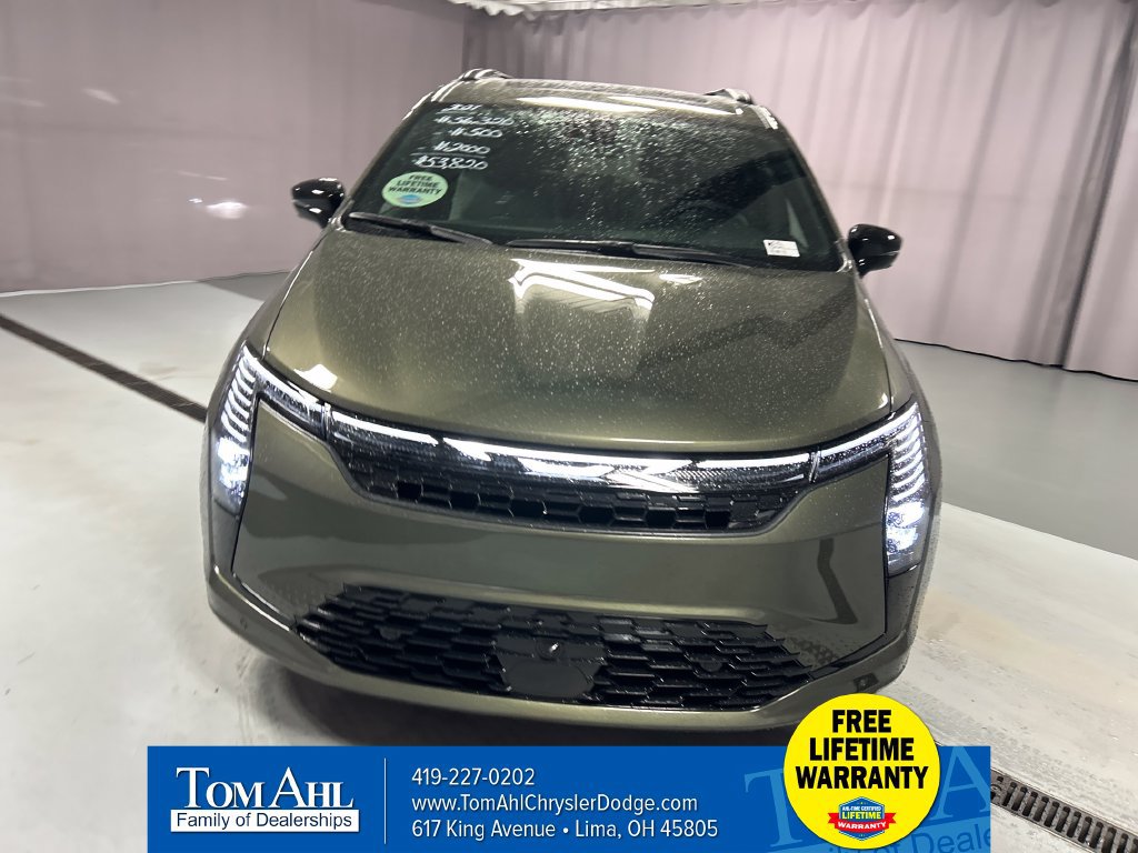New 2027 Chrysler Pacifica Limited FWD image 2