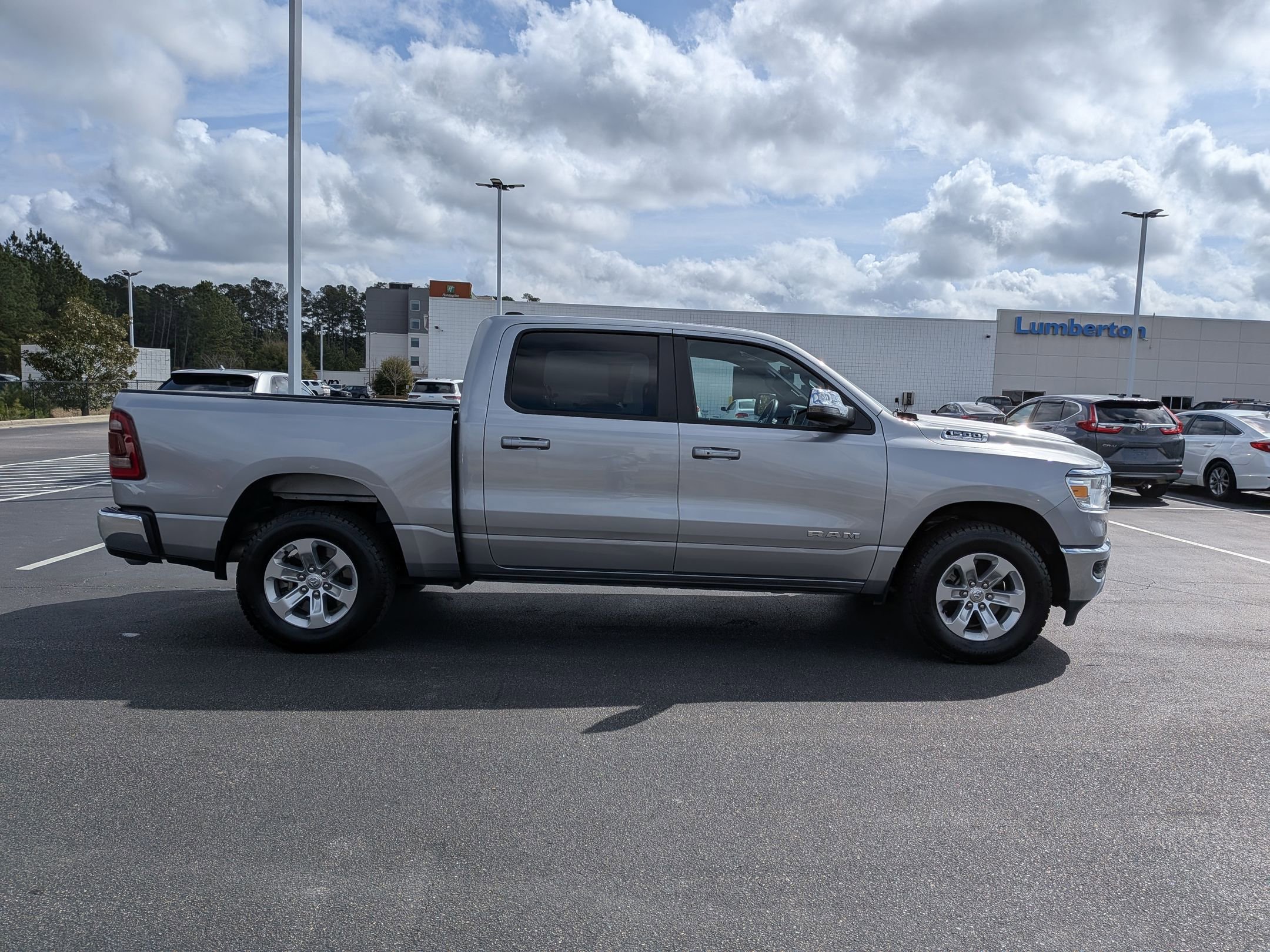 Used 2024 RAM 1500 Laramie image 2