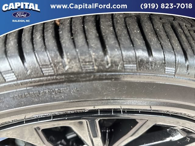Used 2025 Toyota Camry SE FWD image 14