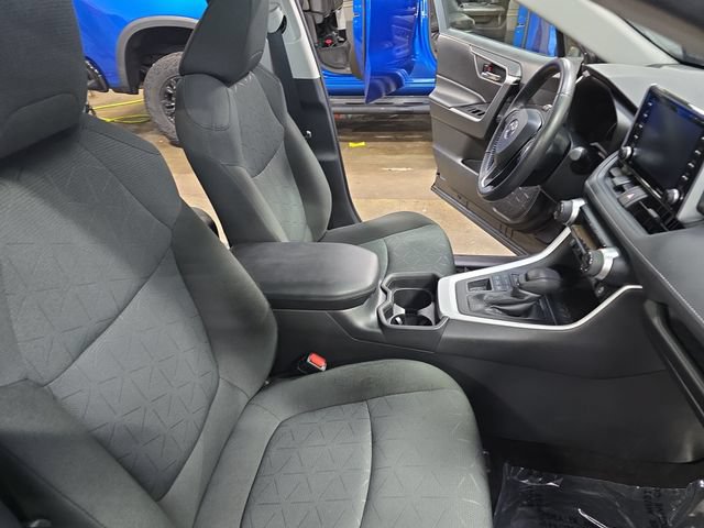 Used 2021 Toyota RAV4 XLE w/ Convenience Package AWD/4WD image 13