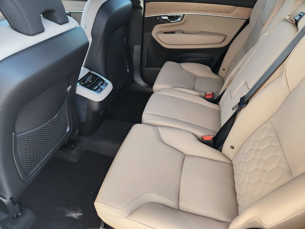 New 2026 Volvo XC90 B5 Core AWD/4WD image 18
