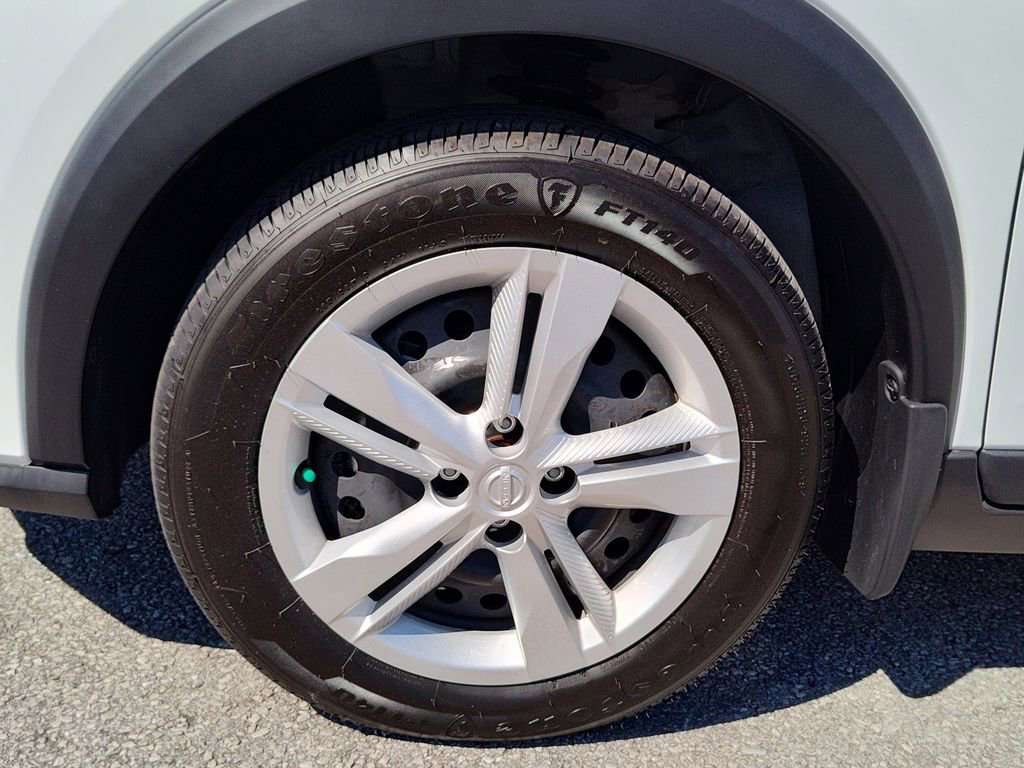 Used 2025 Nissan Kicks Play S image 12