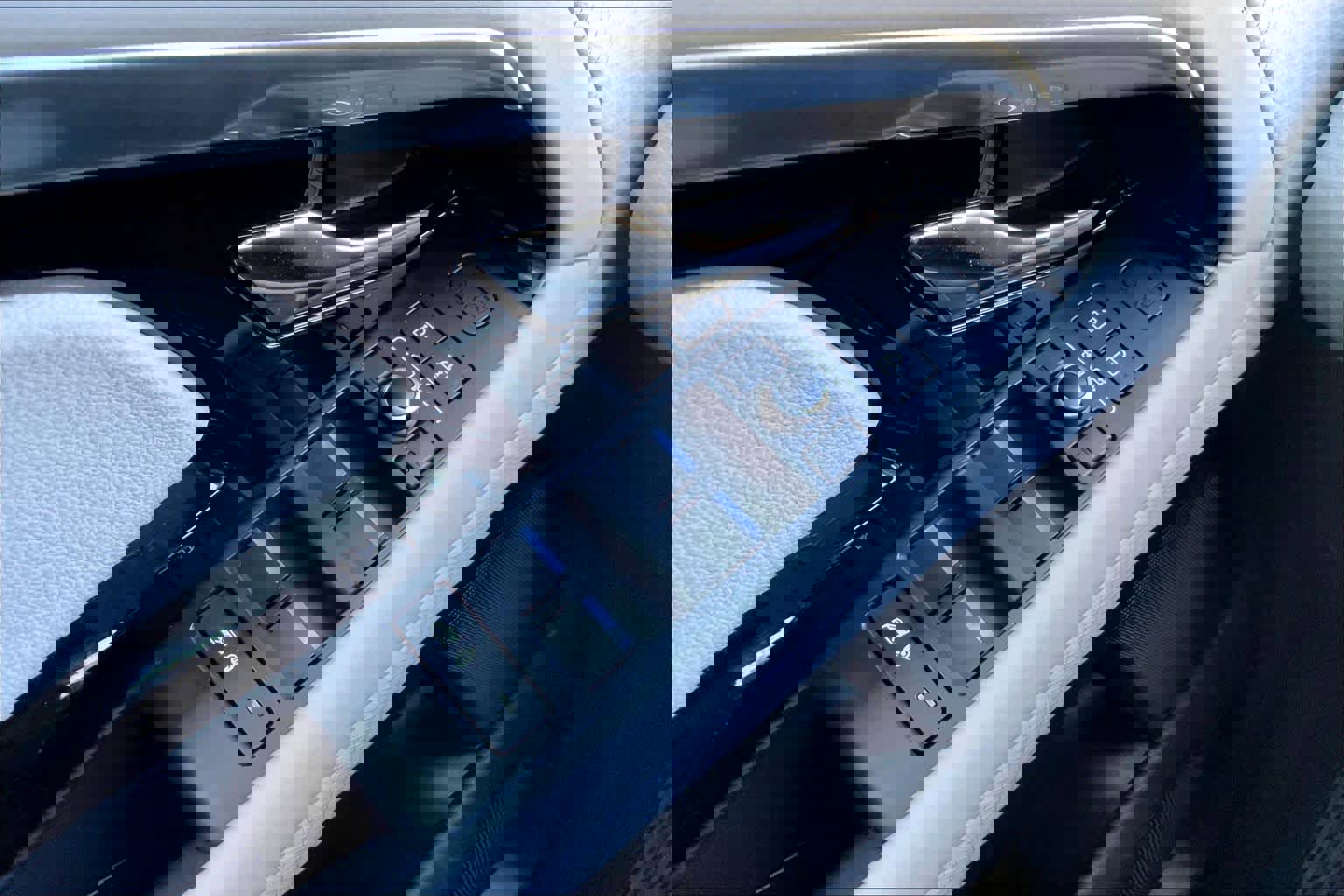 Used 2022 Land Rover Range Rover Evoque S image 35