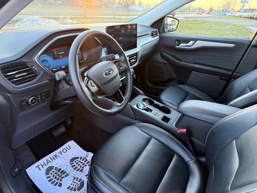 Used 2025 Ford Escape Platinum image 22