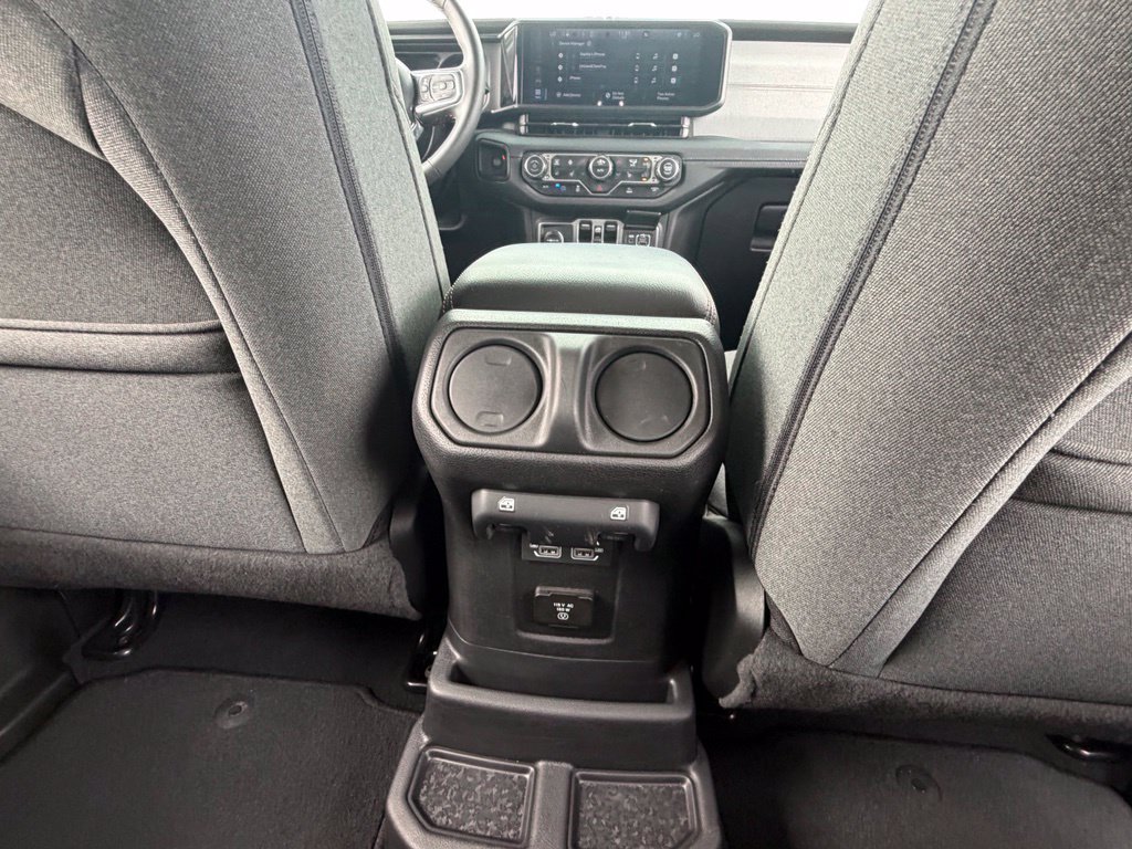 Used 2024 Jeep Wrangler Unlimited Sahara AWD/4WD image 36