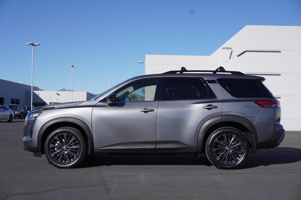 New 2026 Nissan Pathfinder SL w/ SL Premium Package AWD/4WD image 2