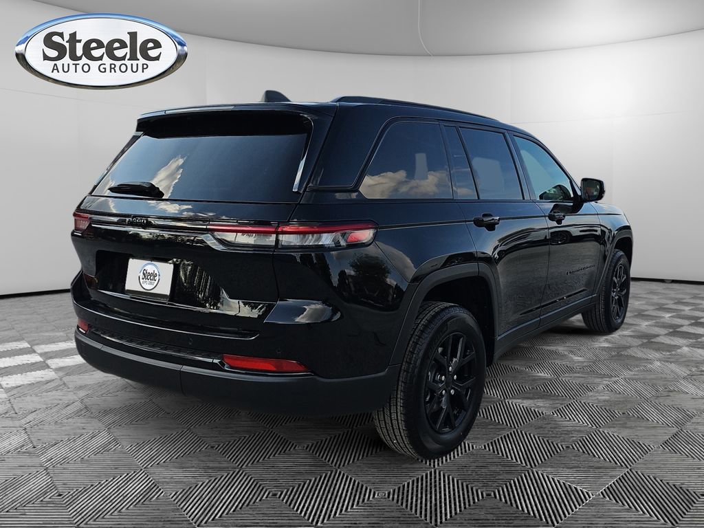 New 2025 Jeep Grand Cherokee Altitude image 5