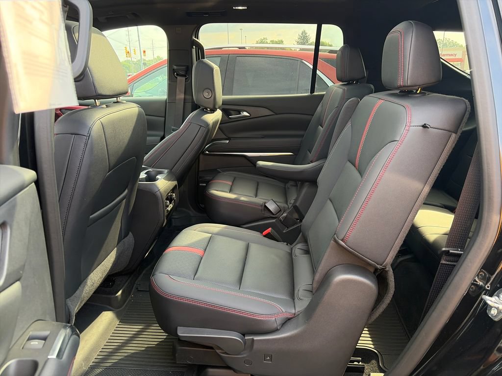 Used 2024 Chevrolet Traverse RS w/ LPO, Floor Liner Package FWD image 25