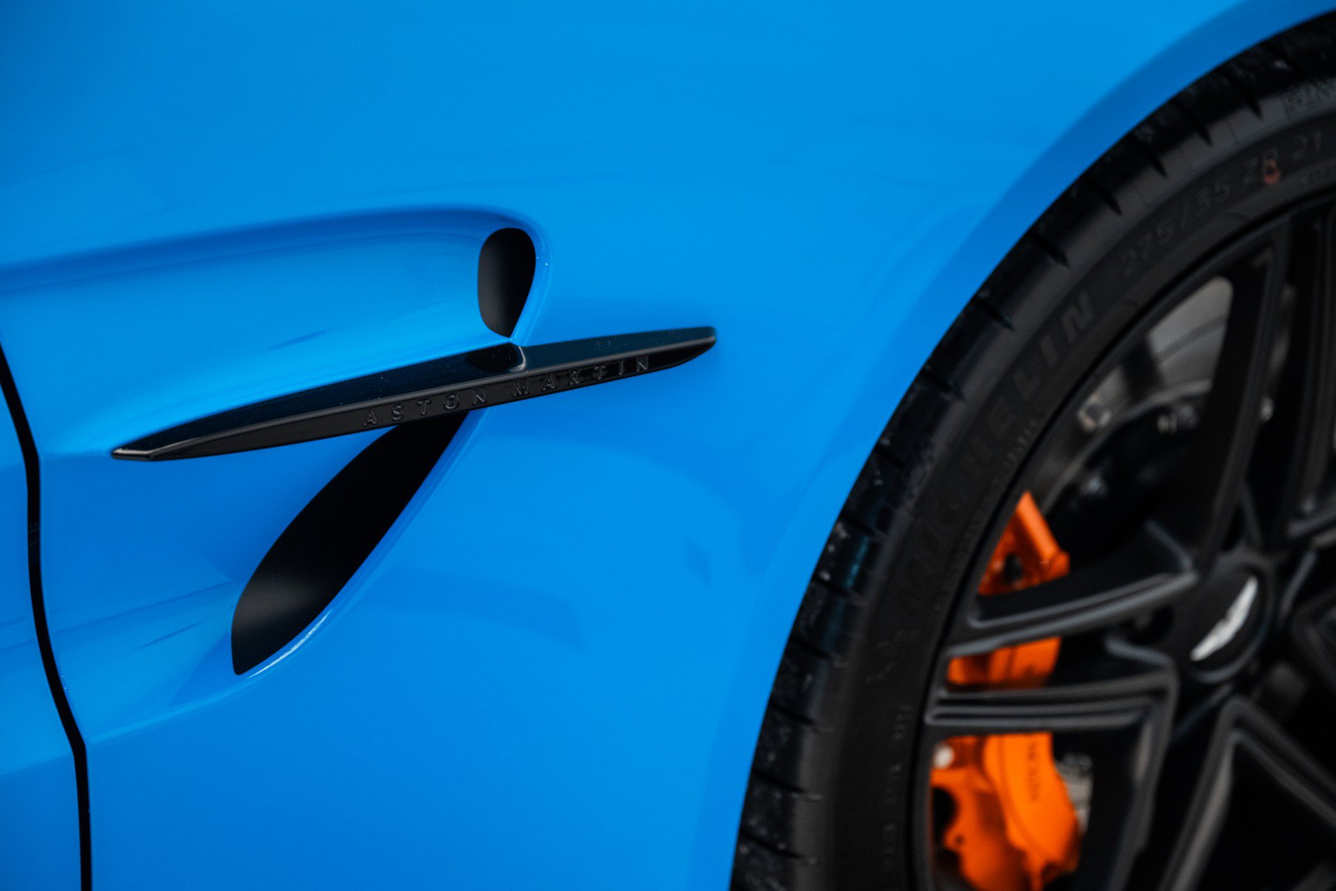 Used 2025 Aston Martin V8 Vantage Coupe image 9