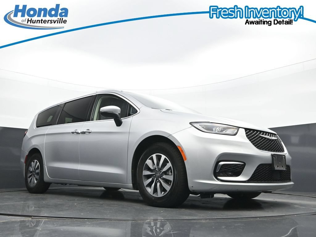 Used 2023 Chrysler Pacifica Touring-L FWD image 29