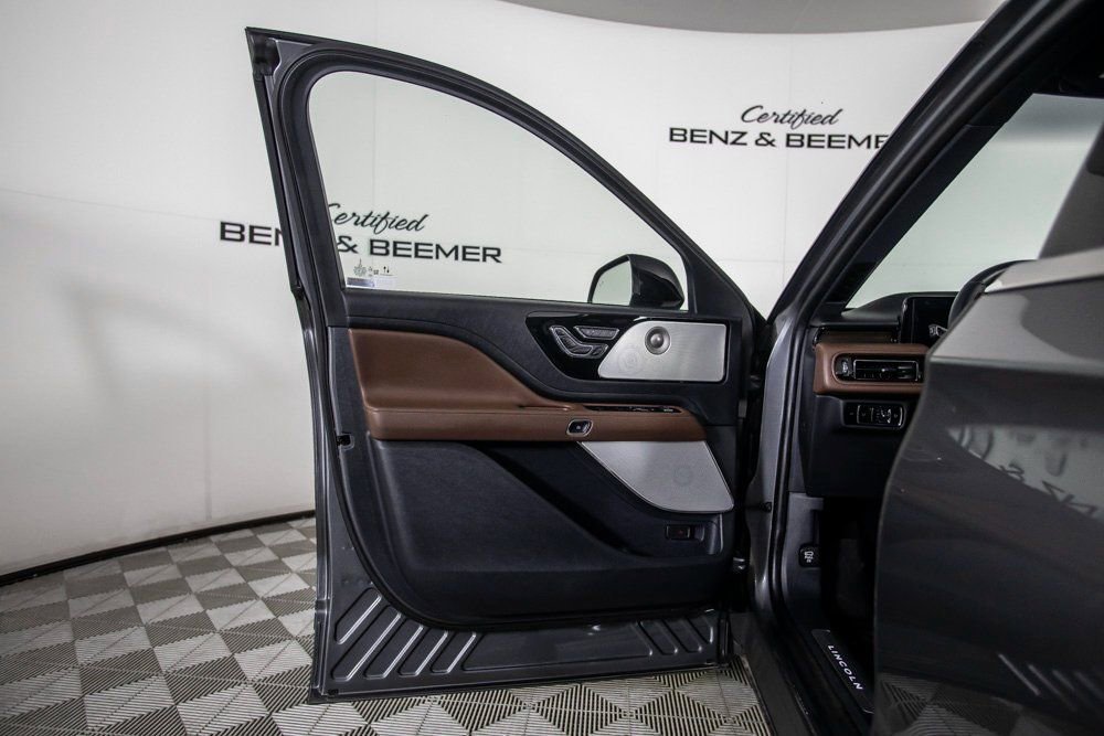 Used 2025 Lincoln Aviator Reserve w/ Equipment Group 201A image 21