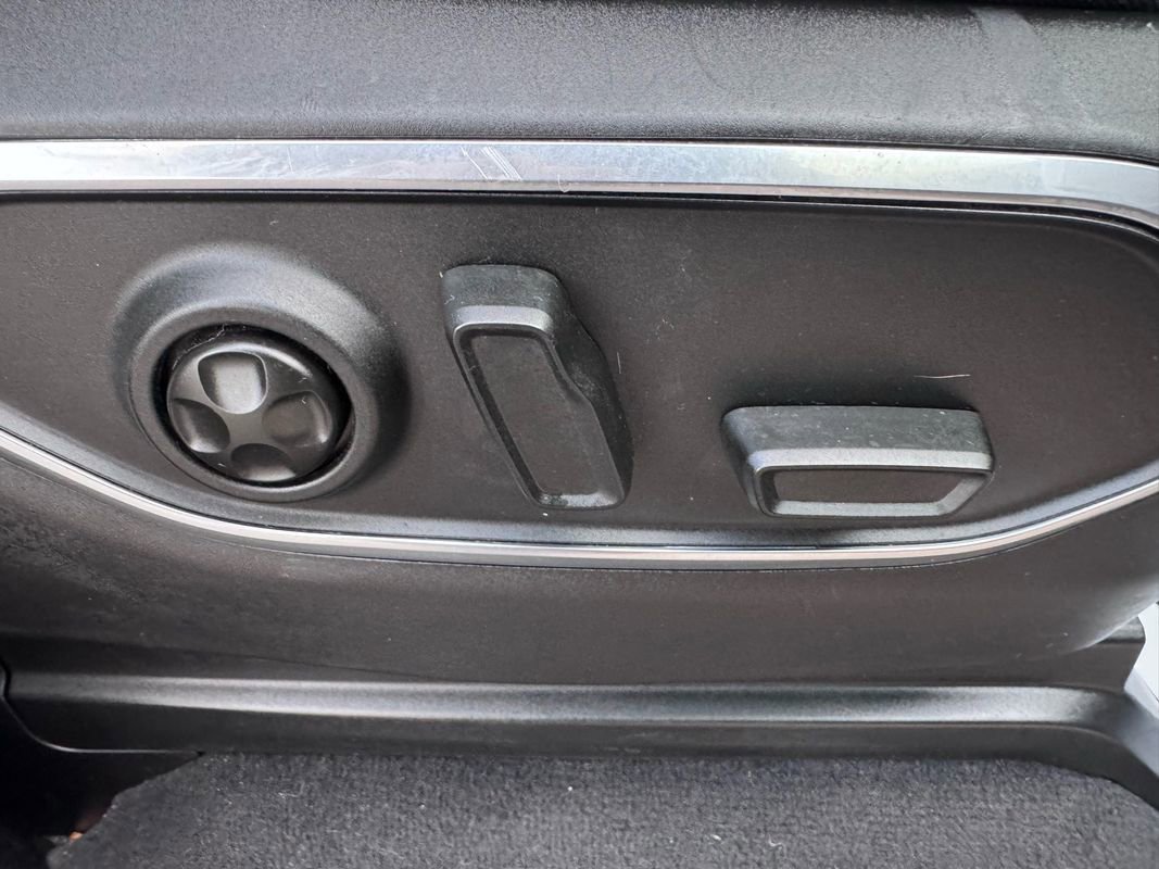 Used 2024 Jeep Wagoneer L Series II w/ Flexible Seating Group image 34