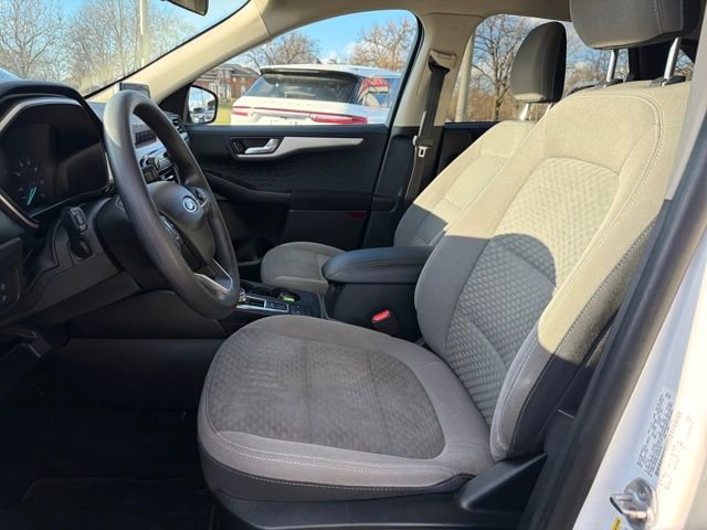 Used 2020 Ford Escape SE image 12