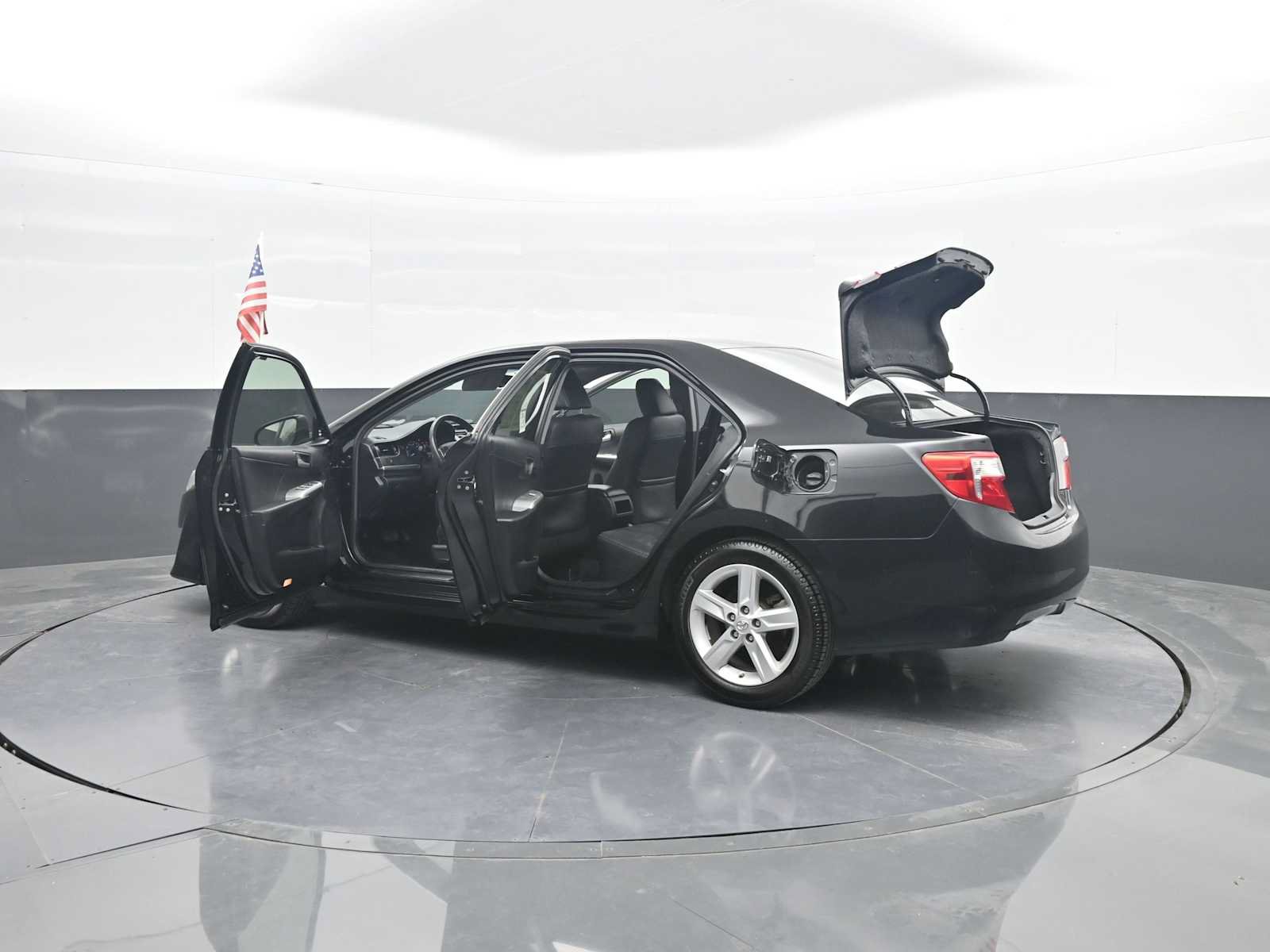Used 2014 Toyota Camry SE FWD image 81