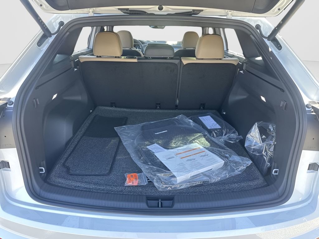 New 2026 Volkswagen Atlas Cross Sport SE image 24