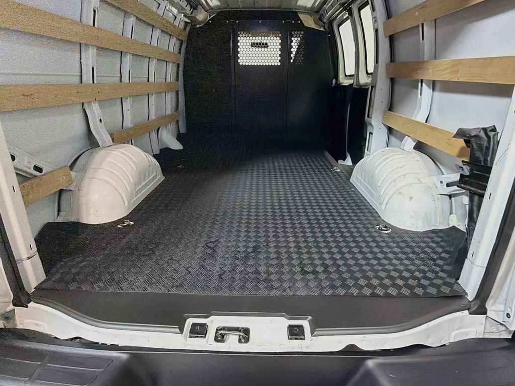 Used 2025 GMC Savana 2500 w/ Driver Convenience Package RWD image 20