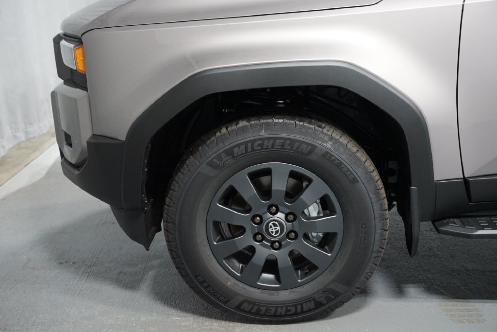 New 2027 Toyota Land Cruiser w/ Premium Package AWD/4WD image 5