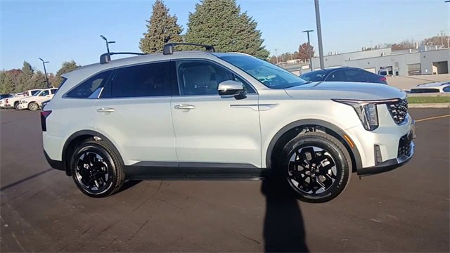 New 2026 Kia Sorento S image 4