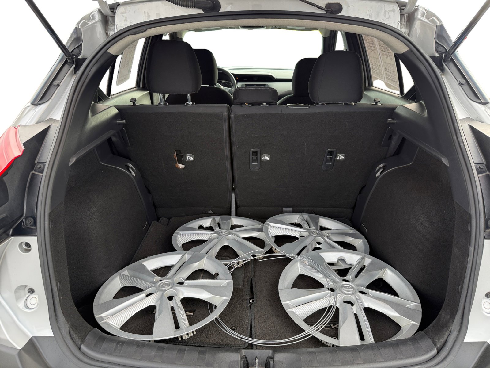 Used 2018 Nissan Kicks S image 17