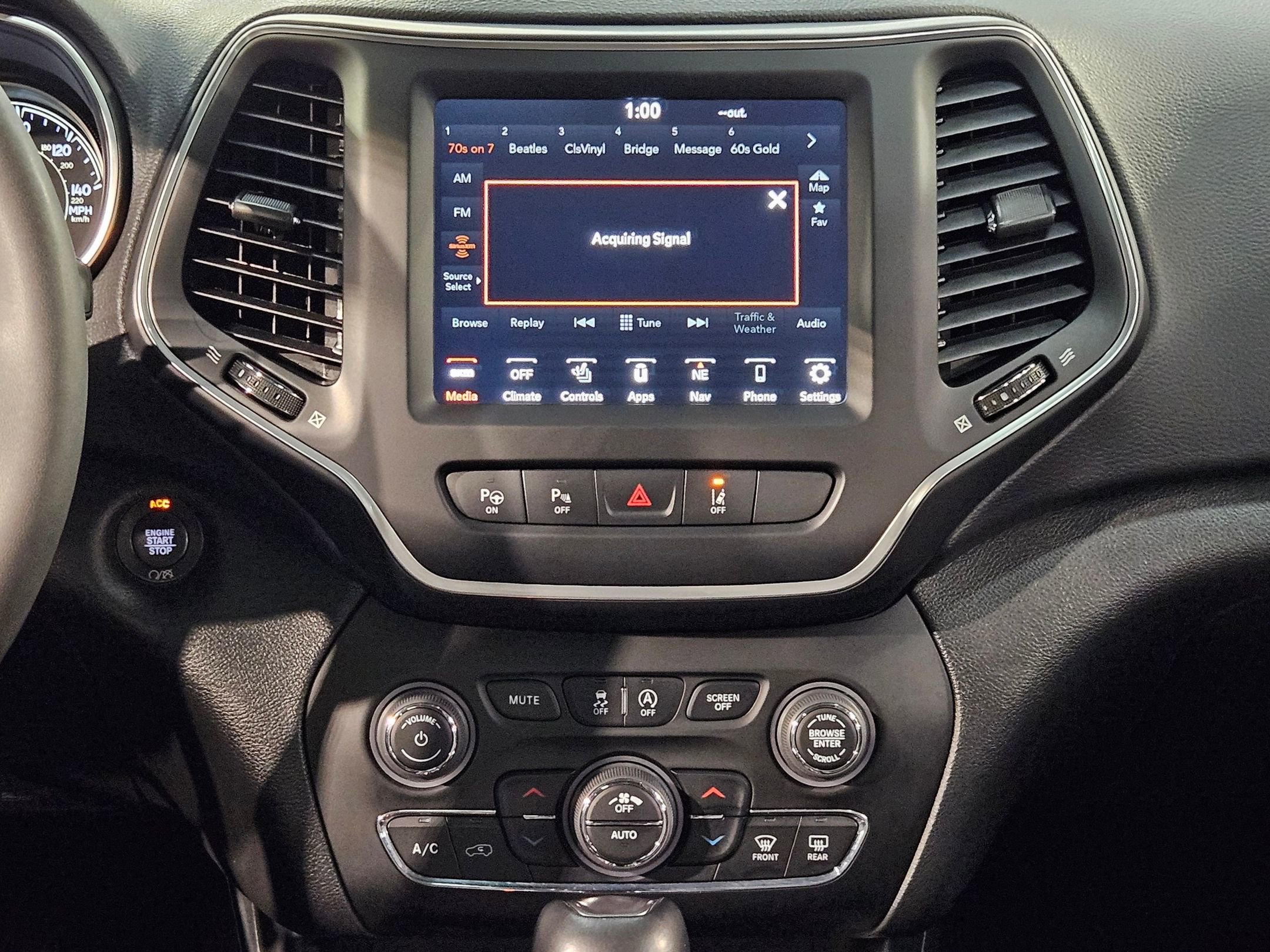 Used 2023 Jeep Cherokee Altitude Lux w/ Lux Elite Package AWD/4WD image 16