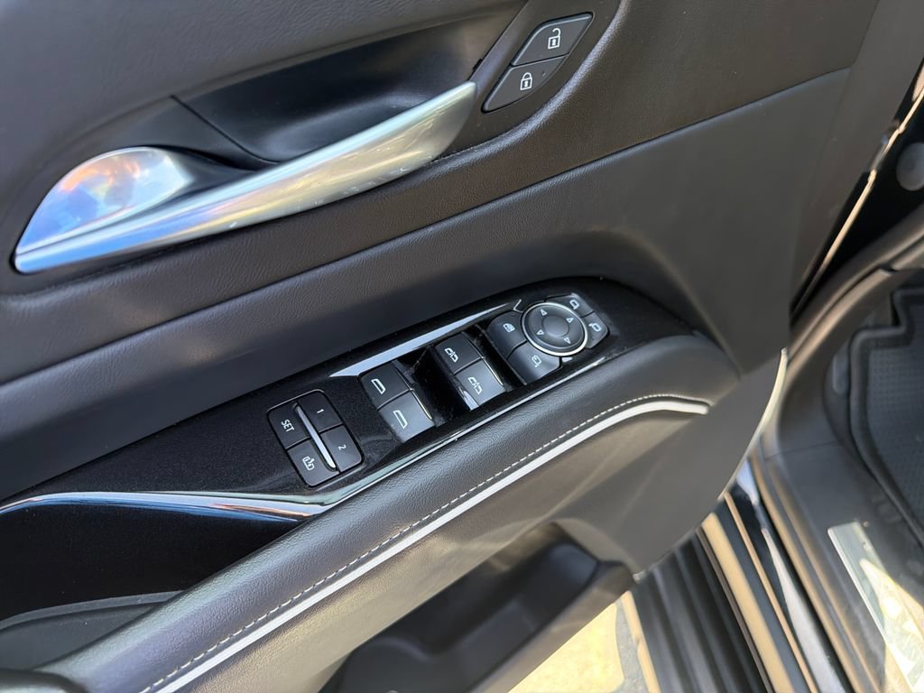 Used 2022 Cadillac Escalade ESV Premium Luxury AWD/4WD image 19