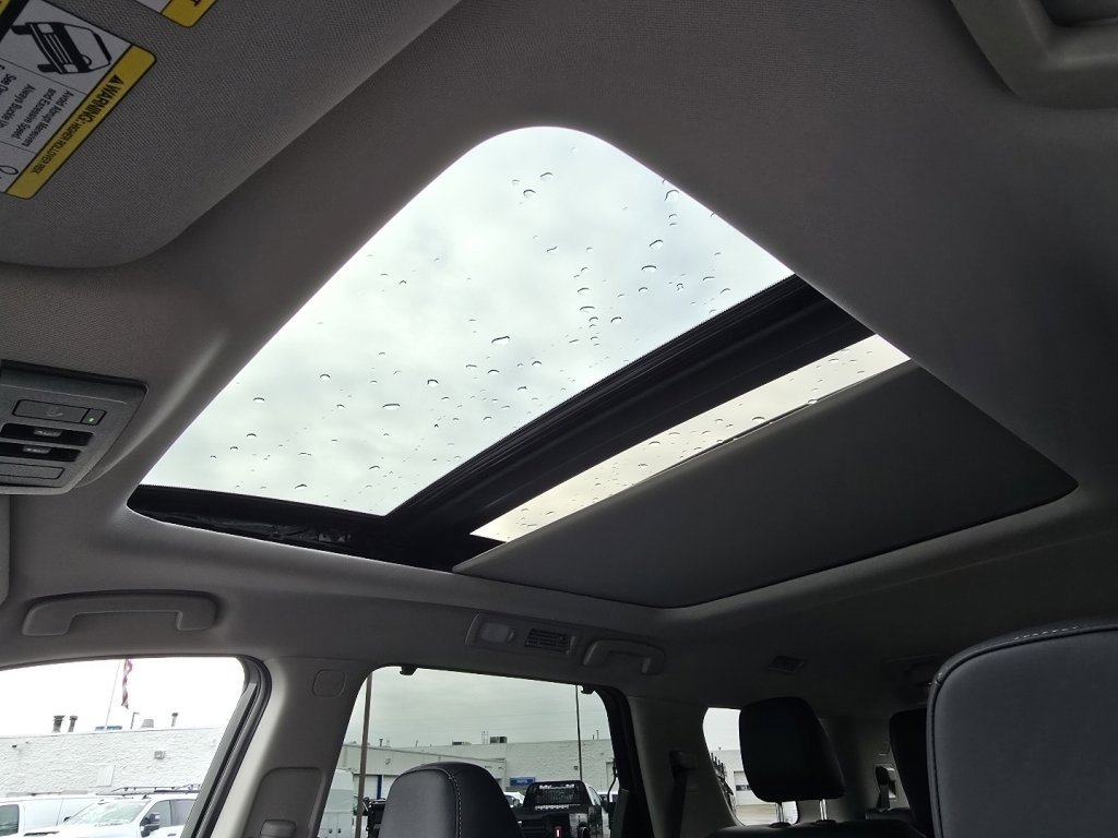 New 2026 Nissan Pathfinder Platinum image 3