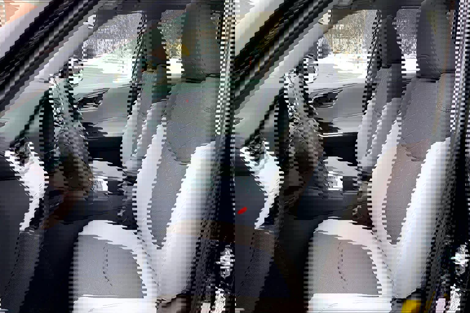 Used 2023 Toyota RAV4 XLE w/ Convenience Package image 8