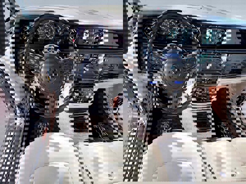 Used 2012 Rolls-Royce Phantom Drophead Coupe image 31