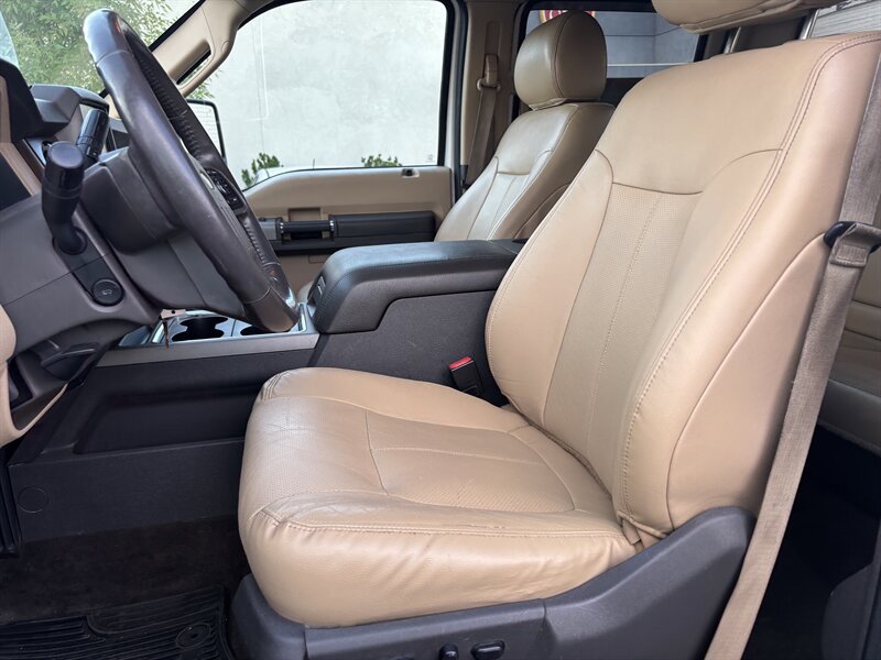 Used 2015 Ford F250 Lariat w/ Lariat Ultimate Package image 9