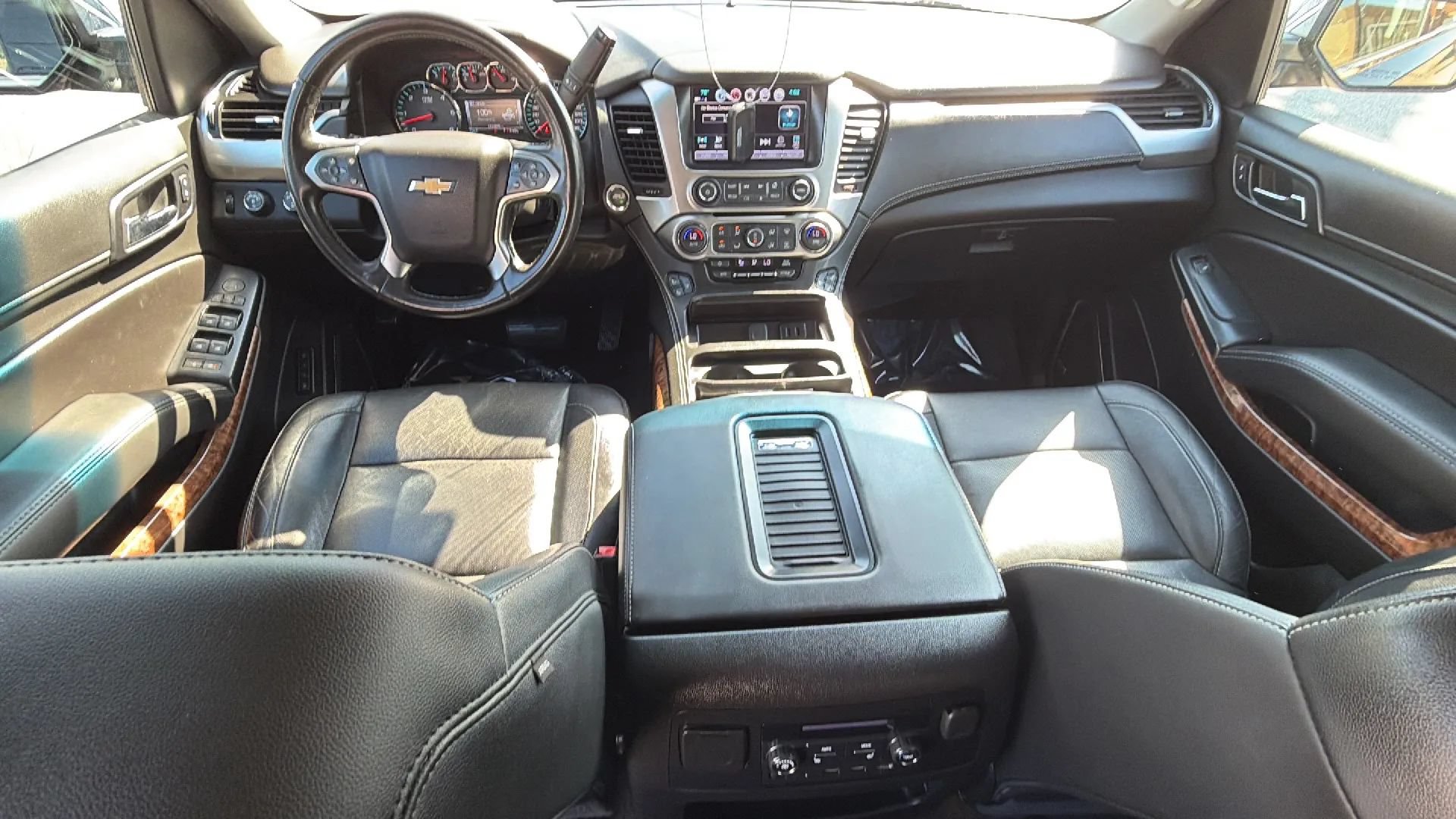 Used 2018 Chevrolet Suburban Premier AWD/4WD image 30