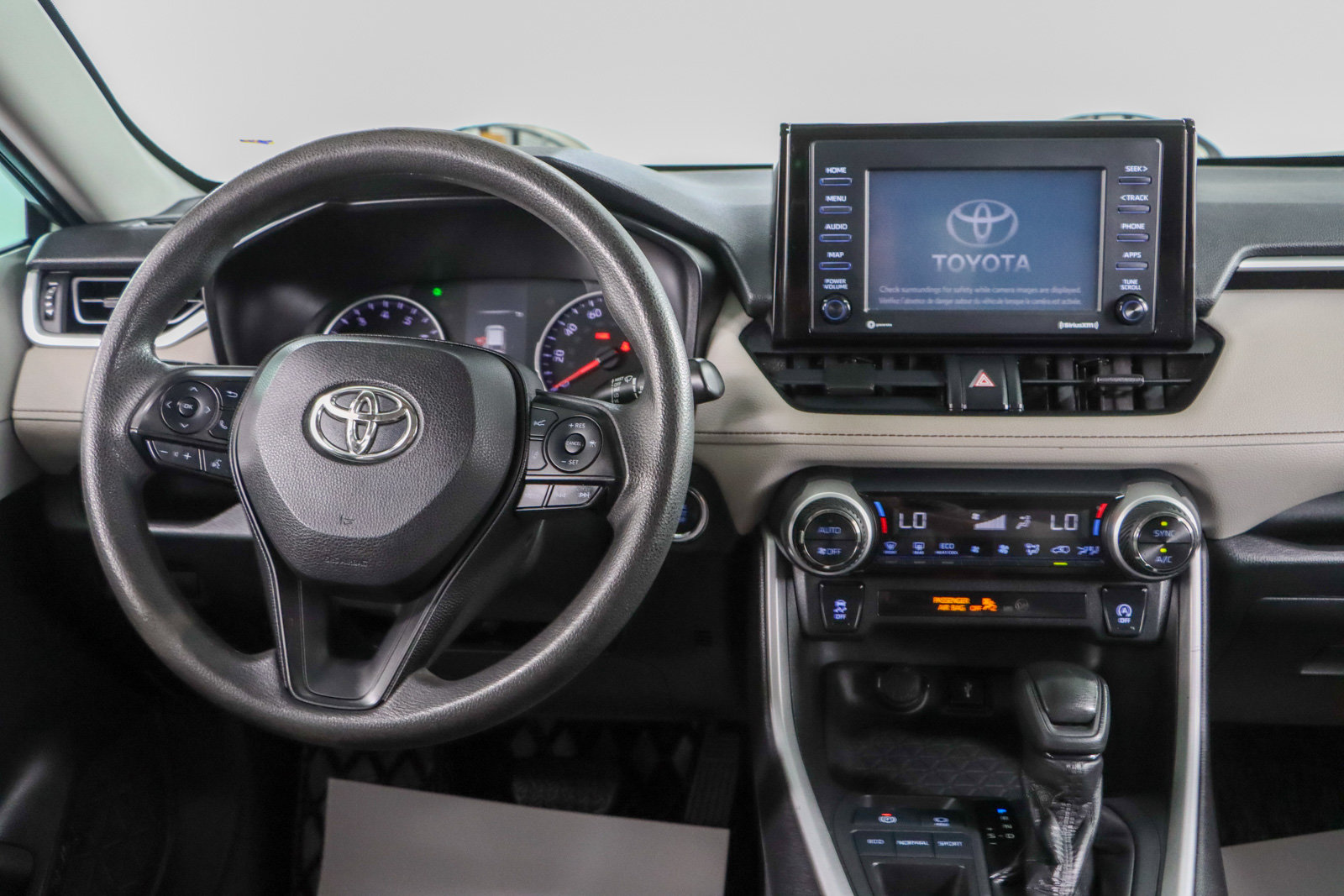 Used 2020 Toyota RAV4 XLE FWD image 17