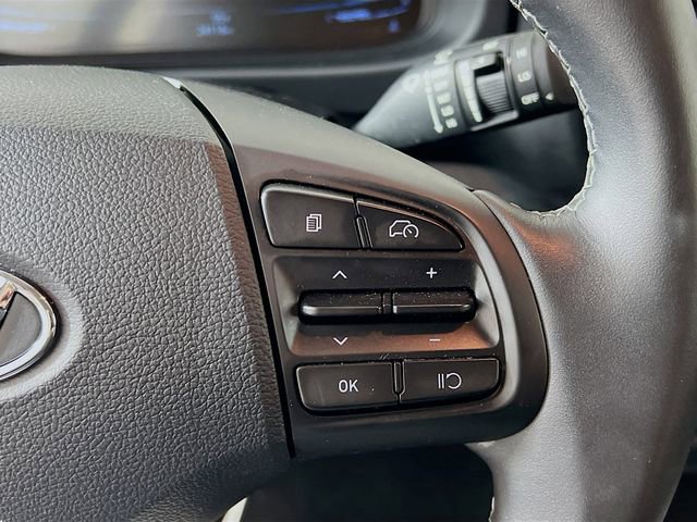 Used 2025 Hyundai Venue SEL FWD image 31