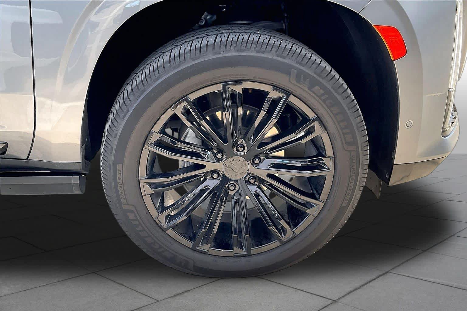 Used 2021 Cadillac Escalade Sport Platinum AWD/4WD image 11