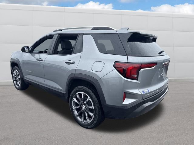 Used 2026 GMC Terrain Elevation w/ Elevation Premium Package image 3