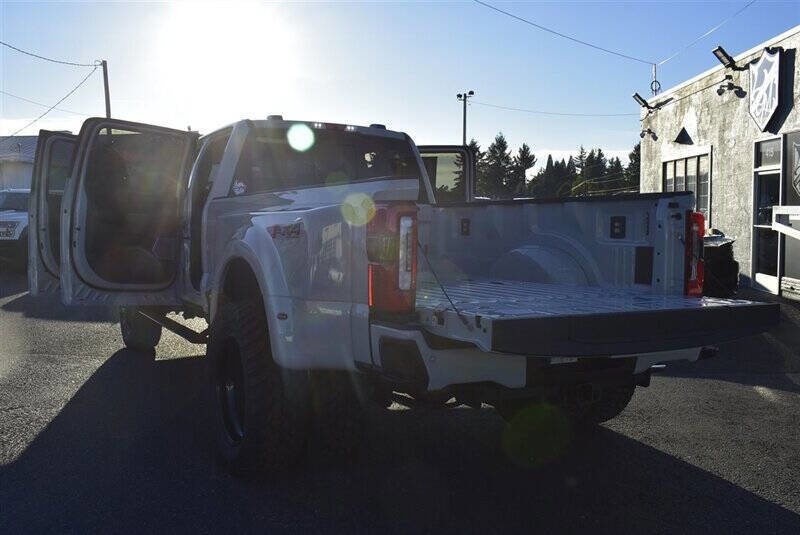 Used 2025 Ford F450 Platinum w/ FX4 Off-Road Package image 34