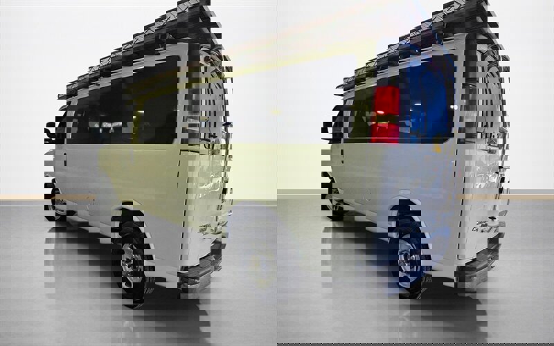 Used 2009 Chevrolet Express 3500 LS w/ LT Preferred Equipment Group image 6