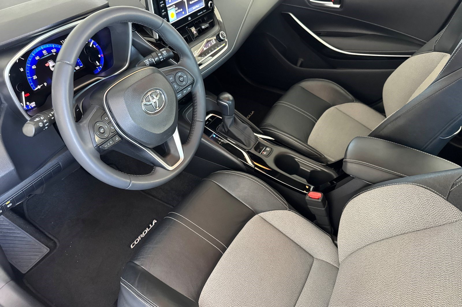 Certified 2019 Toyota Corolla XSE FWD image 4