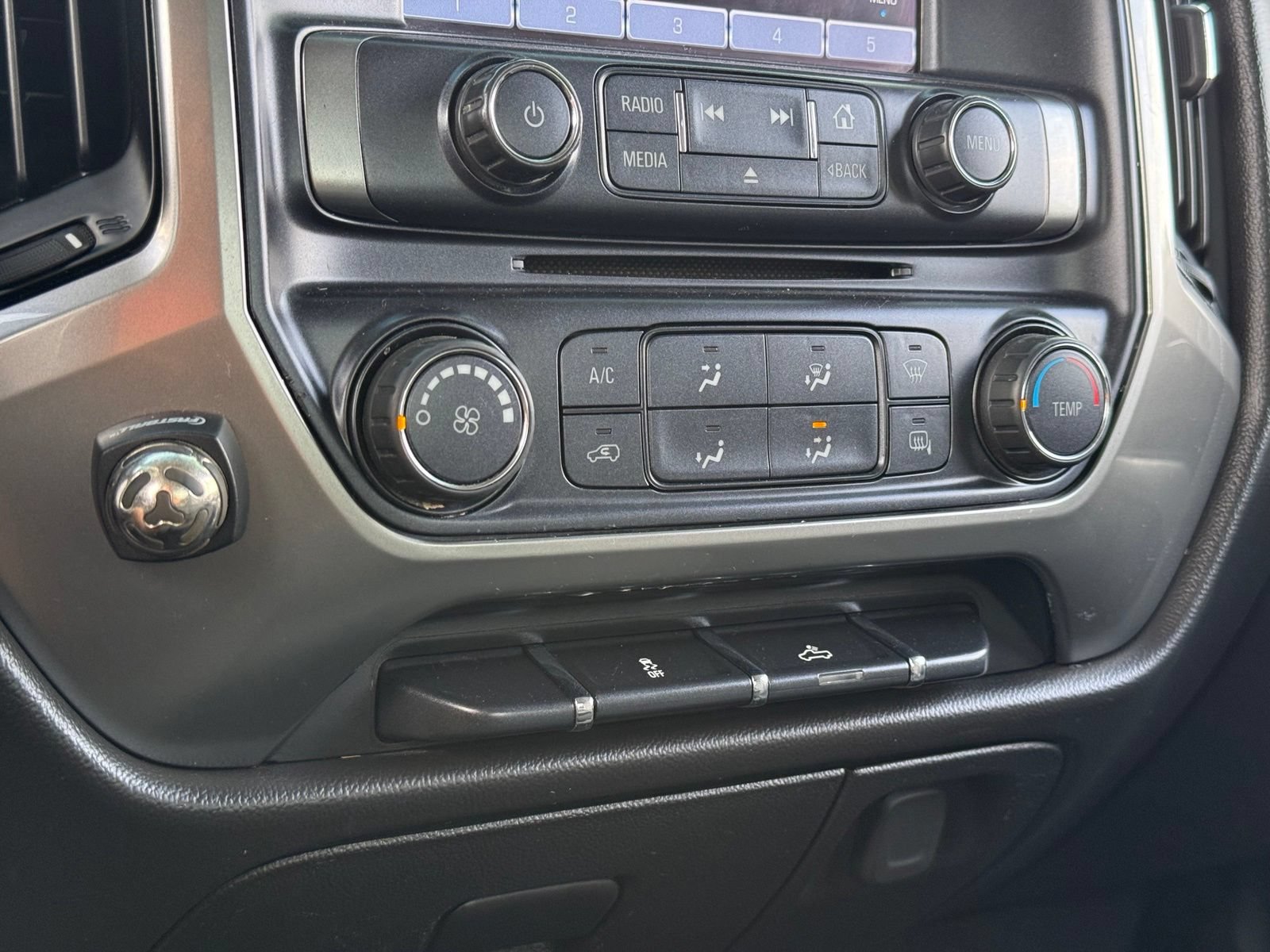 Used 2018 Chevrolet Silverado 1500 LT AWD/4WD image 23
