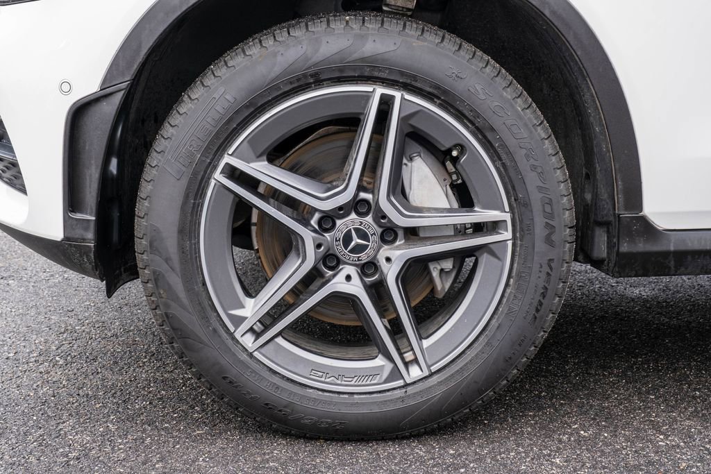 Used 2021 Mercedes-Benz GLC 300 4MATIC w/ AMG Line image 32