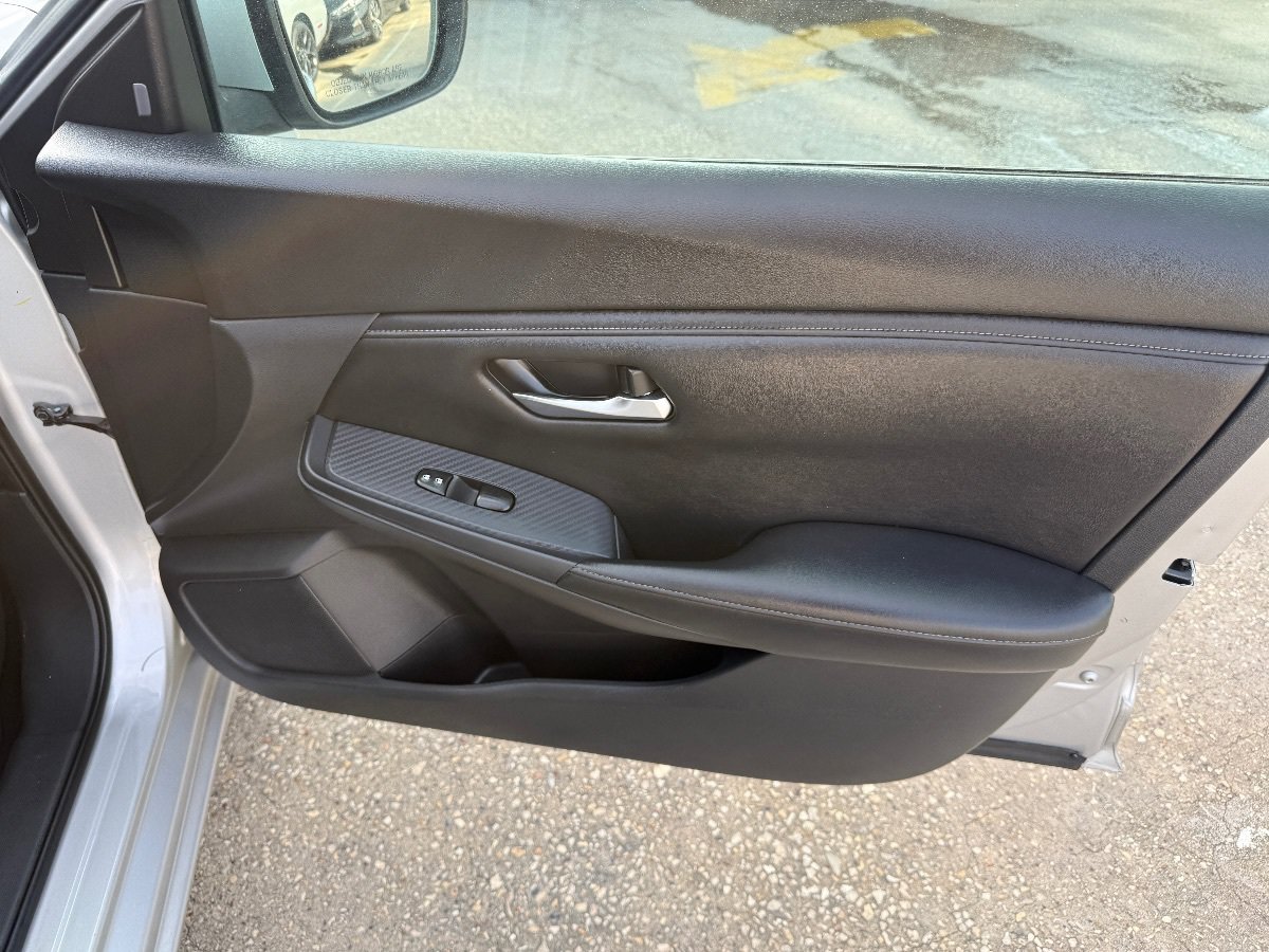 Used 2020 Nissan Sentra SV w/ Trunk Package FWD image 12