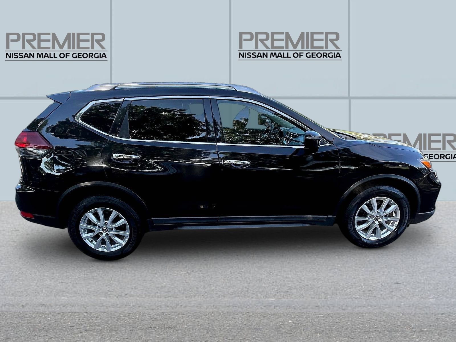 Used 2020 Nissan Rogue SV FWD image 8
