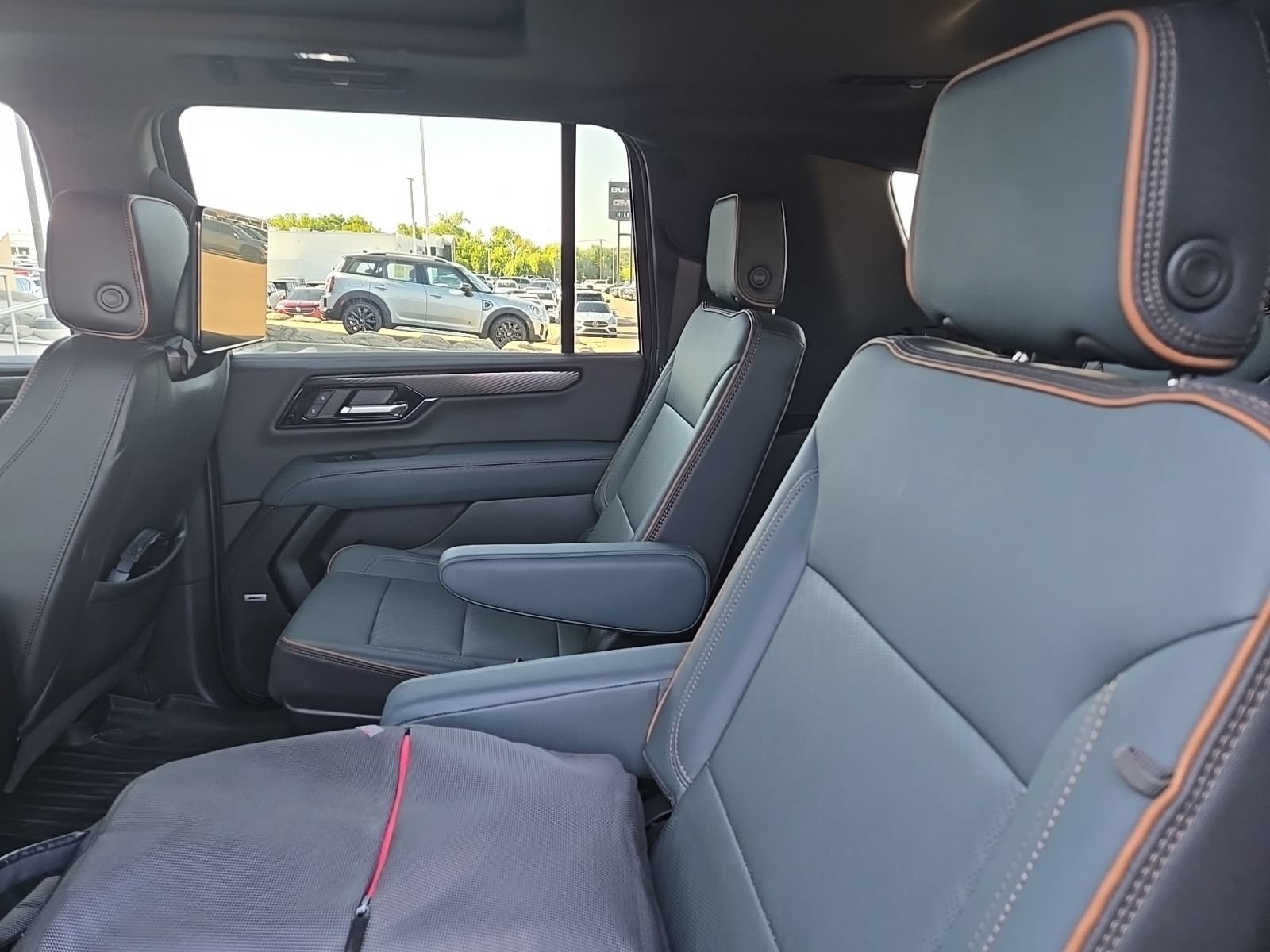 Used 2026 GMC Yukon XL AT4 w/ AT4 Premium Plus Package AWD/4WD image 12