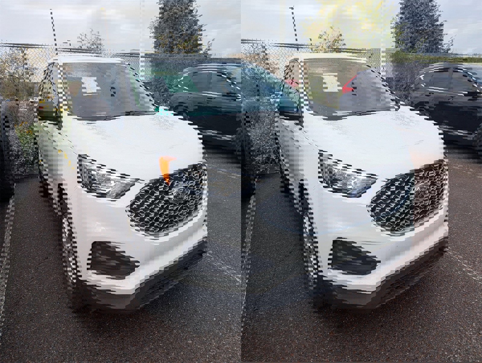Used 2023 Ford Edge SE image 3