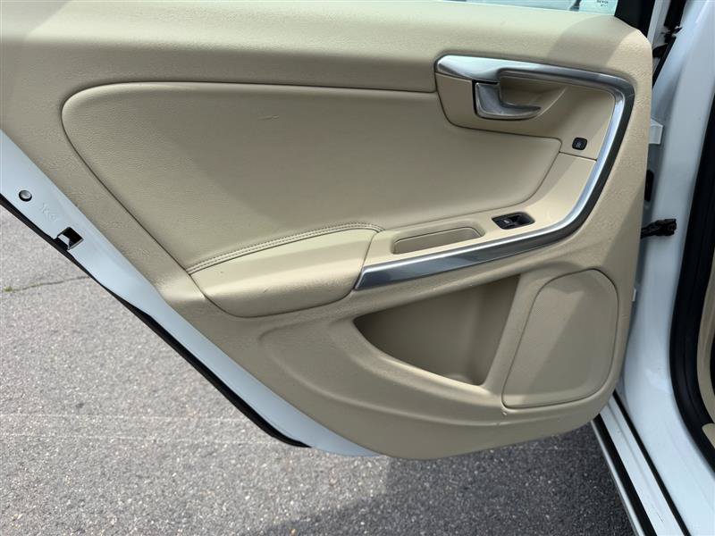 Used 2015 Volvo V60 T5 Premier FWD image 46