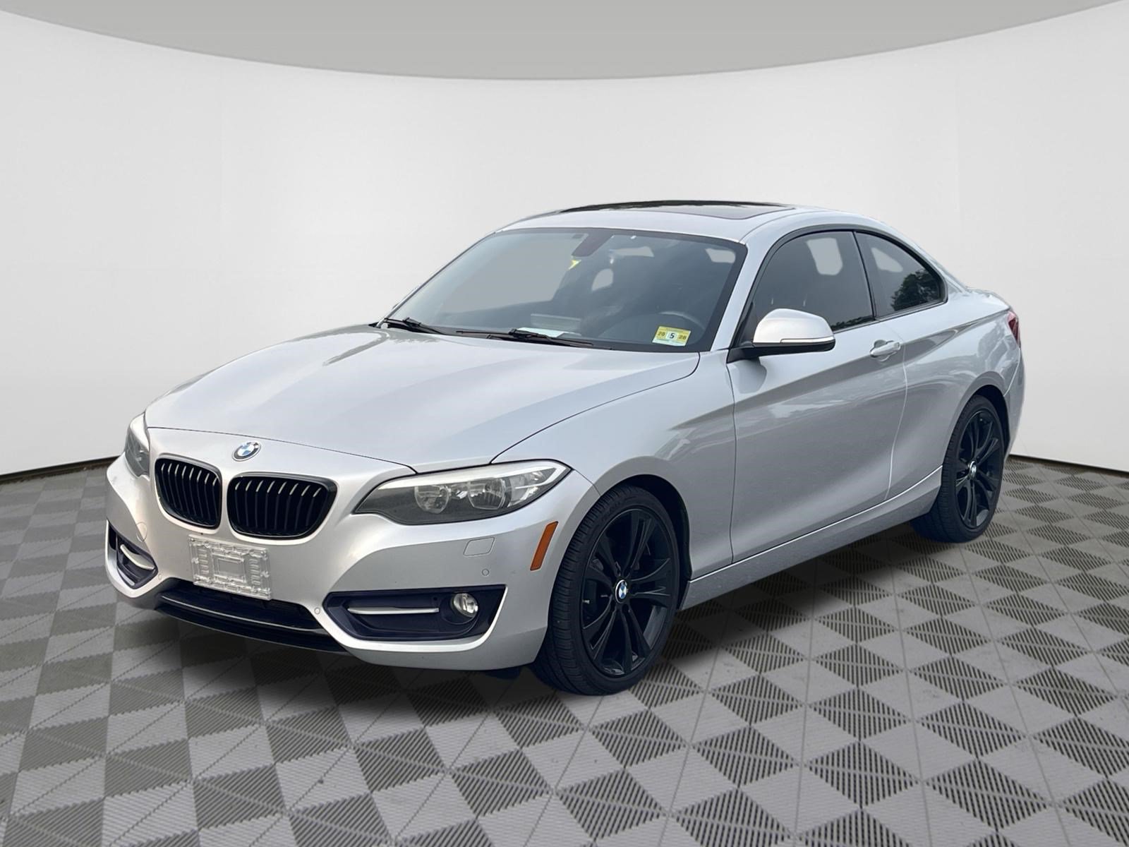 Used 2017 BMW 230i xDrive Coupe AWD/4WD image 2