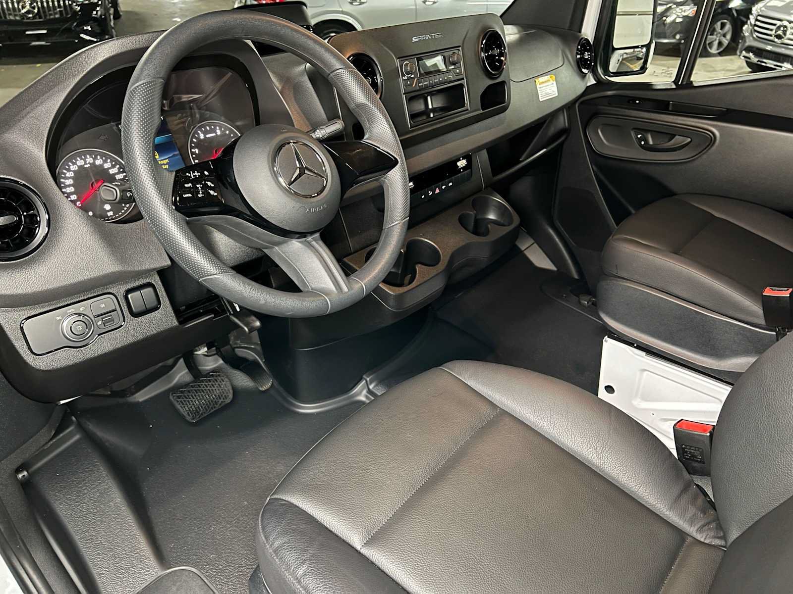 Used 2025 Mercedes-Benz Sprinter 2500 image 20