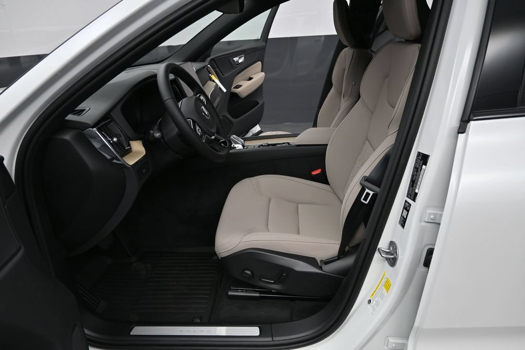 New 2026 Volvo XC60 B5 Plus w/ Climate Package AWD/4WD image 10